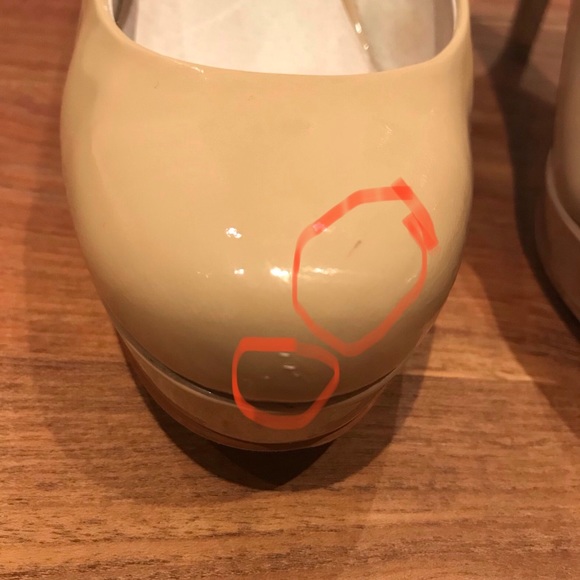 Michael Kors Patent Leather Beige Pumps 4” Heels - Picture 11 of 11